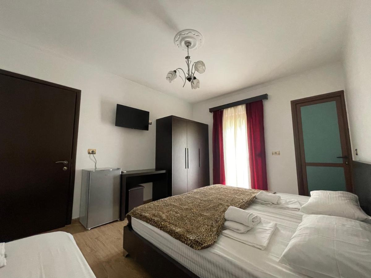 Centre Hotel Berat Exterior foto